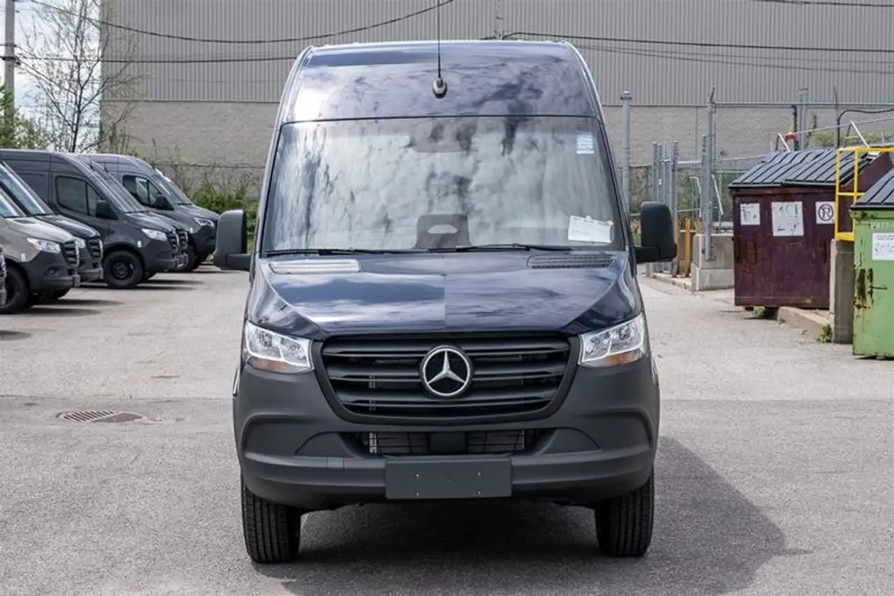 Mercedes-Benz Sprinter снимка Mercedes-Benz Sprinter