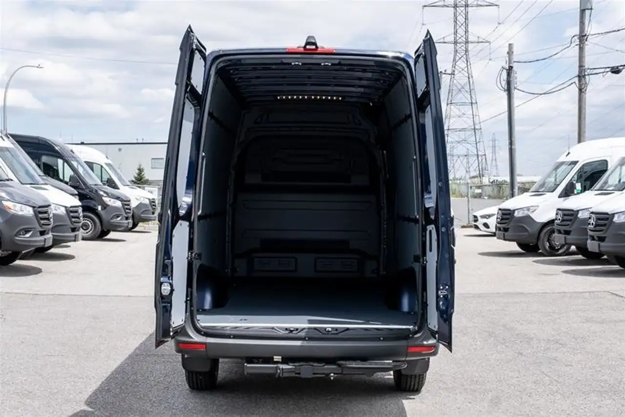 Mercedes-Benz Sprinter снимка Mercedes-Benz Sprinter