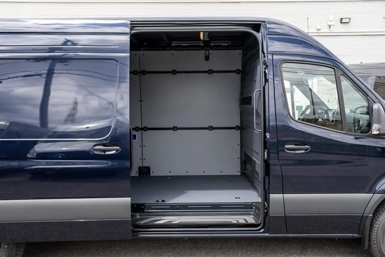 Mercedes-Benz Sprinter снимка Mercedes-Benz Sprinter