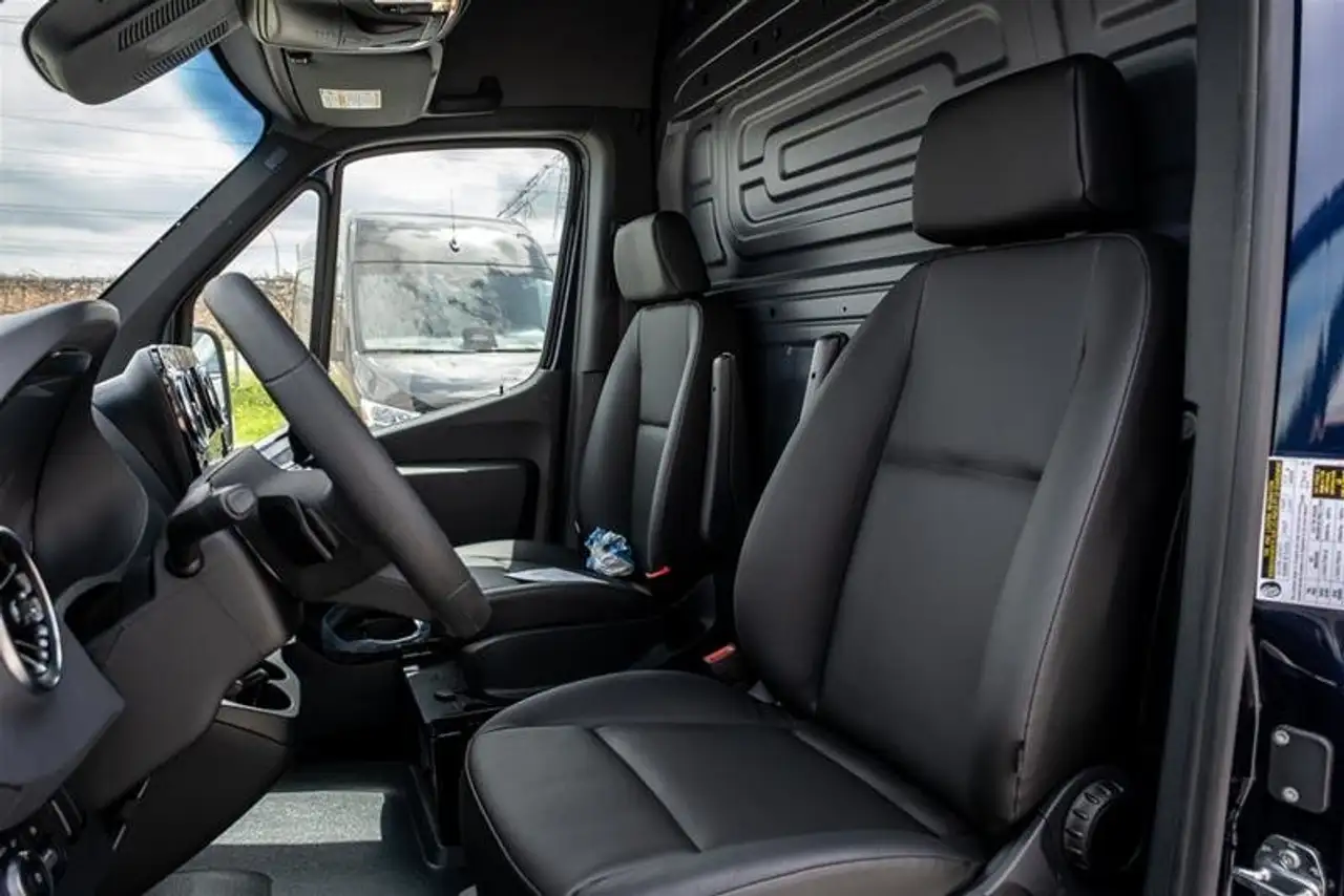 Mercedes-Benz Sprinter снимка Mercedes-Benz Sprinter