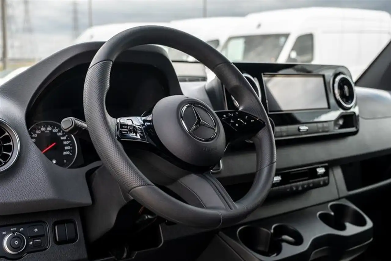 Mercedes-Benz Sprinter снимка Mercedes-Benz Sprinter