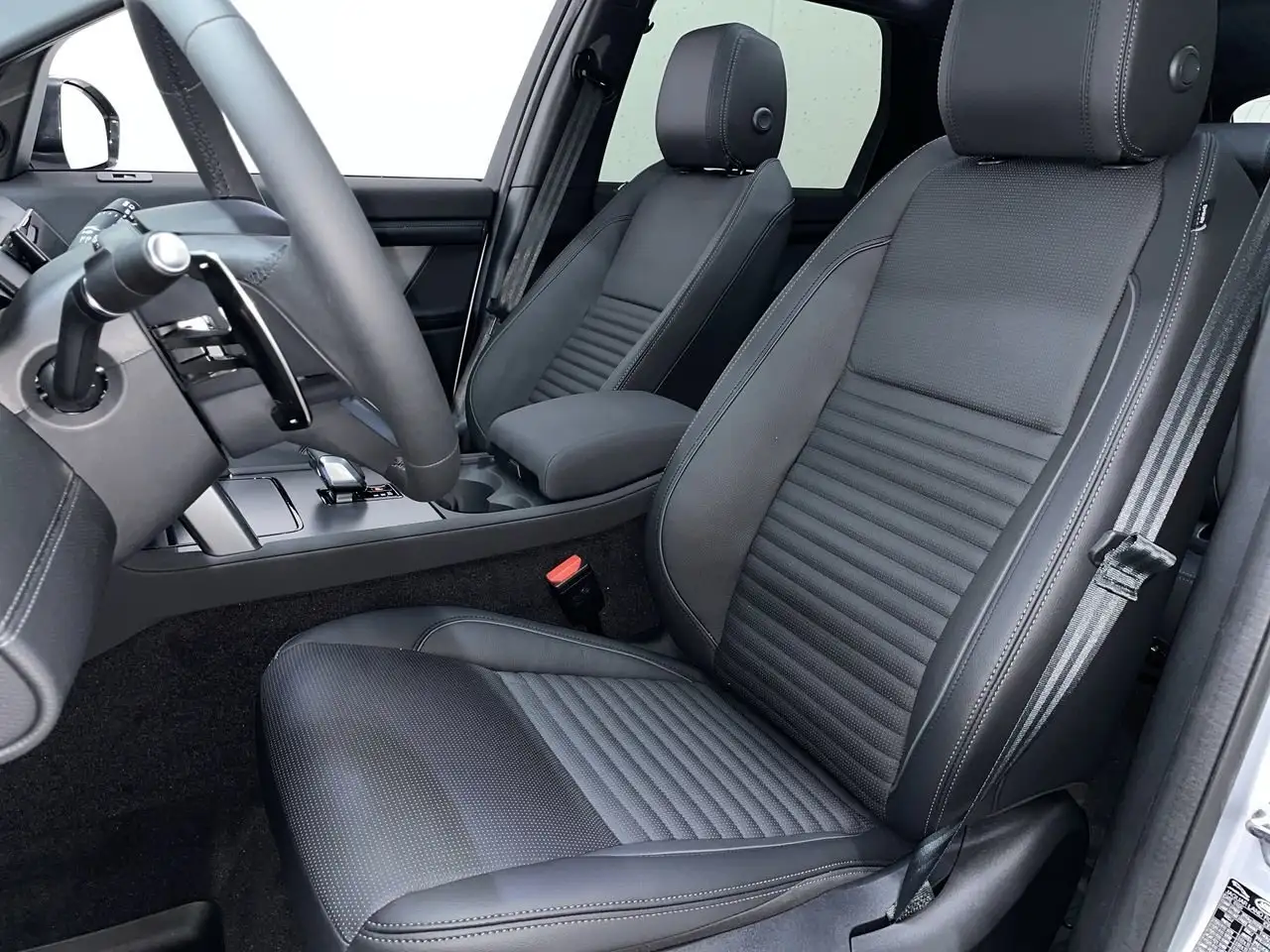 Land Rover Discovery Sport снимка Land Rover Discovery Sport
