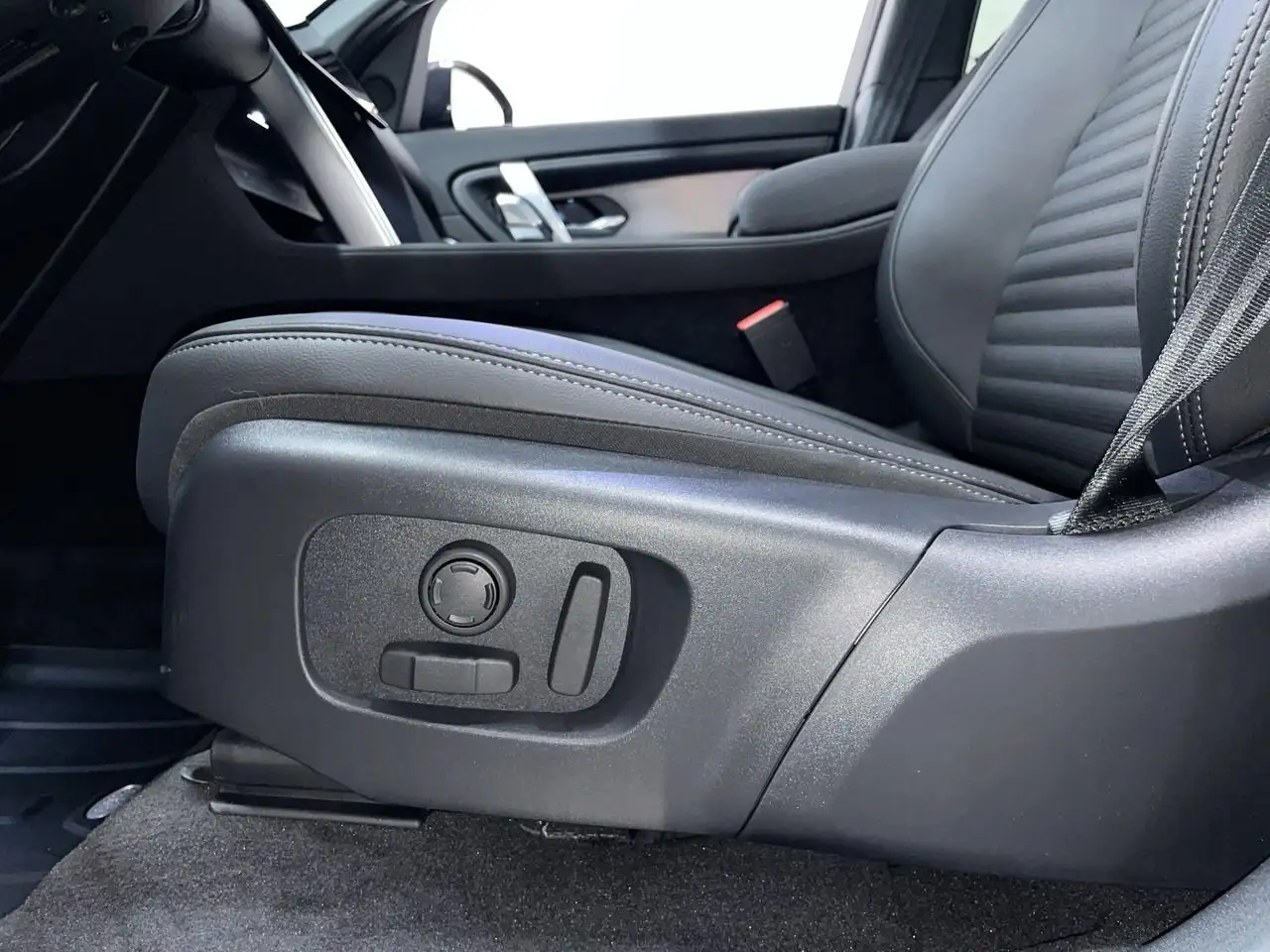 Land Rover Discovery Sport снимка Land Rover Discovery Sport