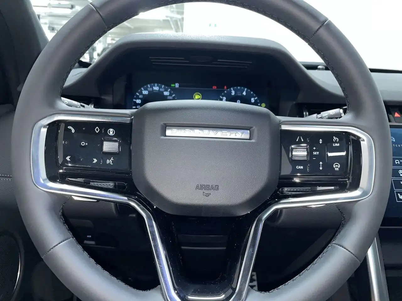 Land Rover Discovery Sport снимка Land Rover Discovery Sport