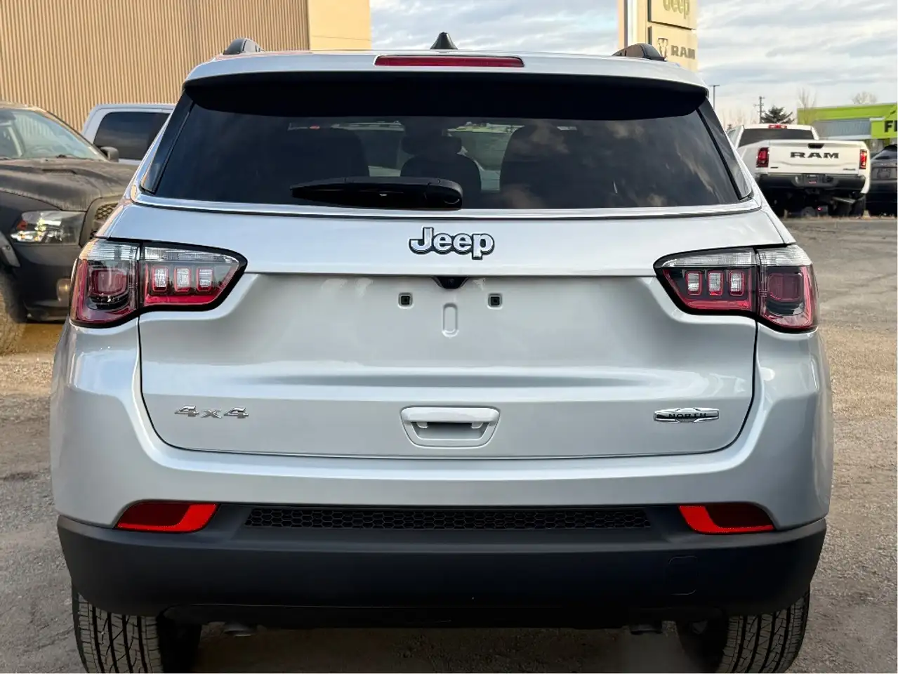 Jeep Compass photo Jeep Compass