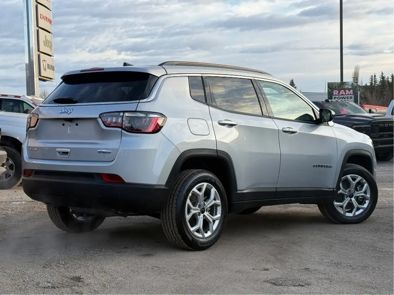 Jeep Compass photo Jeep Compass