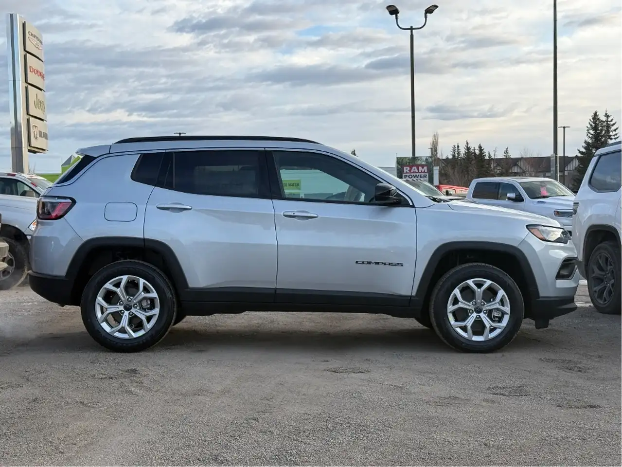 Jeep Compass photo Jeep Compass