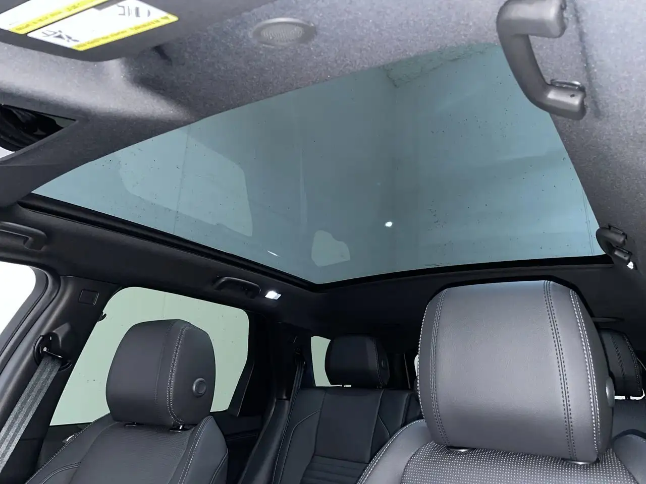 Land Rover Discovery Sport снимка Land Rover Discovery Sport