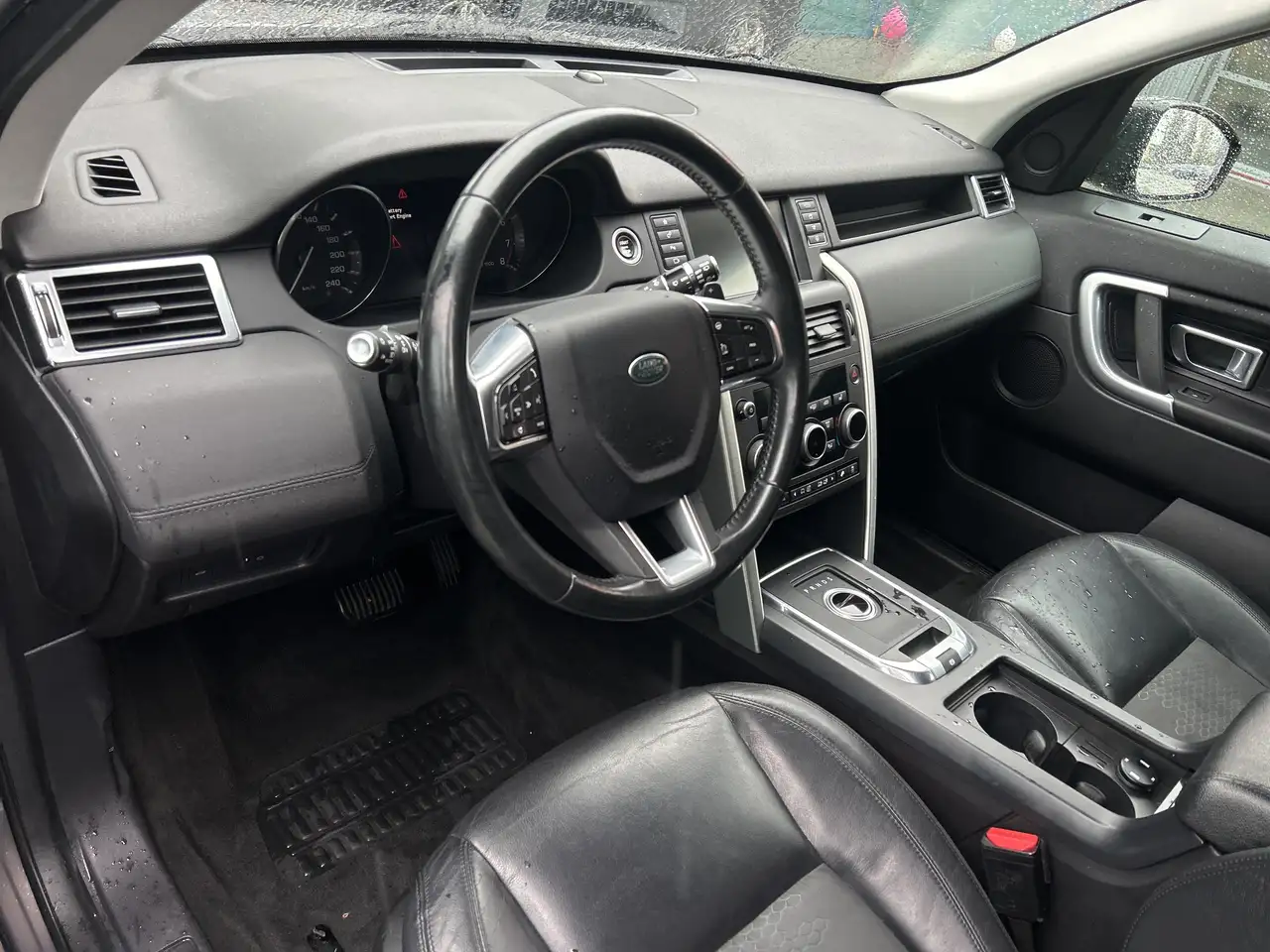 Land Rover Discovery Sport снимка Land Rover Discovery Sport