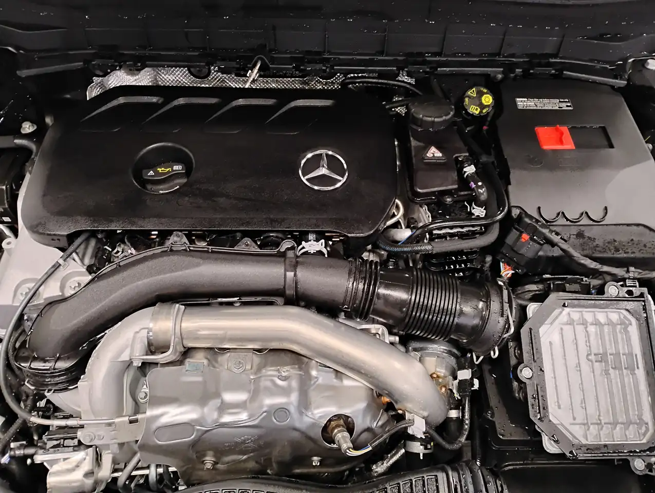 Mercedes-Benz GLB photo Mercedes-Benz GLB