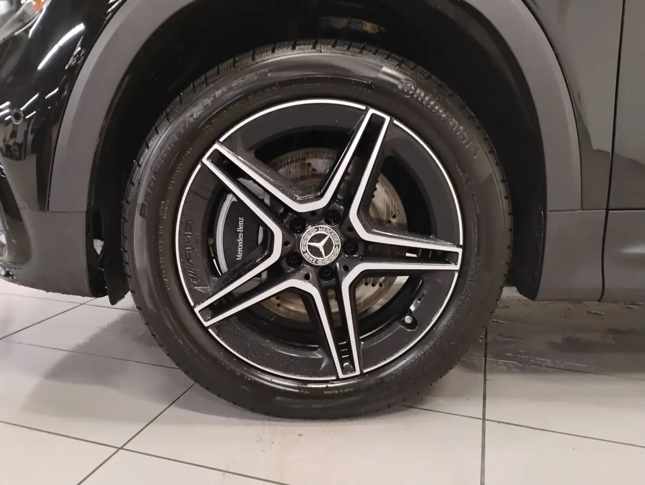 Mercedes-Benz GLB photo Mercedes-Benz GLB