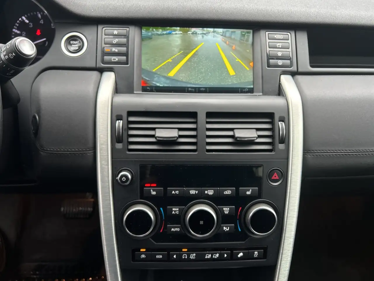 Land Rover Discovery Sport снимка Land Rover Discovery Sport