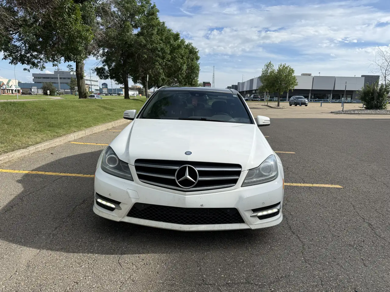 des-Benz C-Class снимка des-Benz C-Class