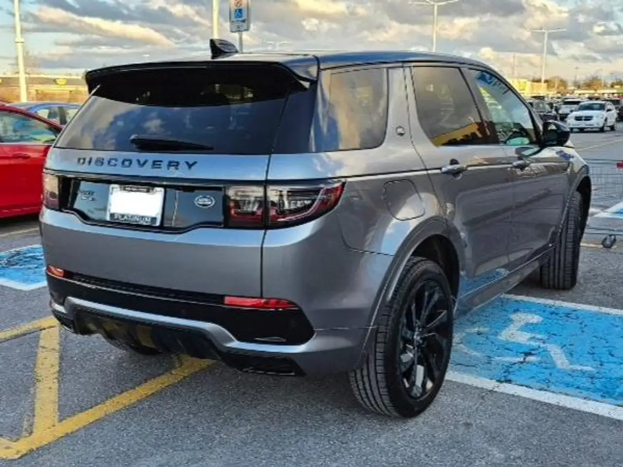 Land Rover Discovery Sport снимка Land Rover Discovery Sport