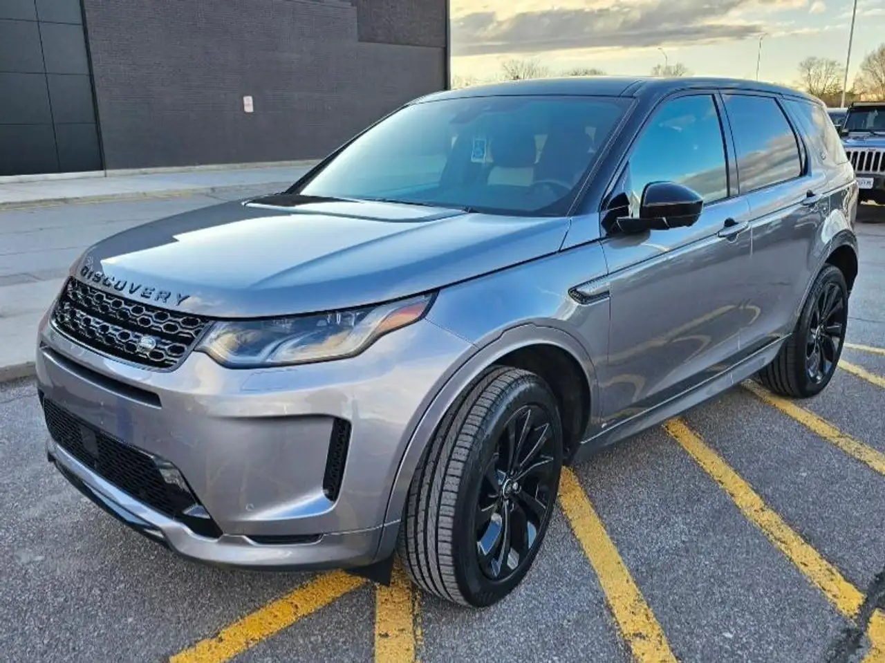 Land Rover Discovery Sport снимка Land Rover Discovery Sport