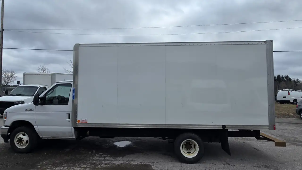 Ford E-450 photo Ford E-450