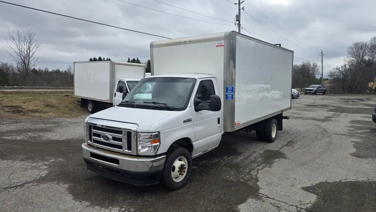 Ford E-450 photo Ford E-450