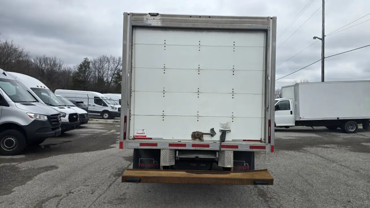 Ford E-450 photo Ford E-450