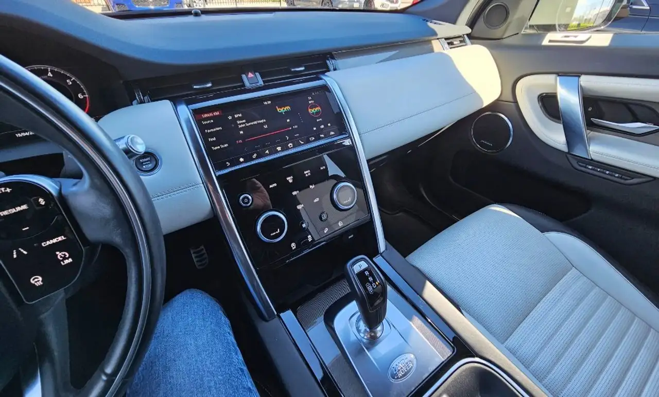 Land Rover Discovery Sport снимка Land Rover Discovery Sport
