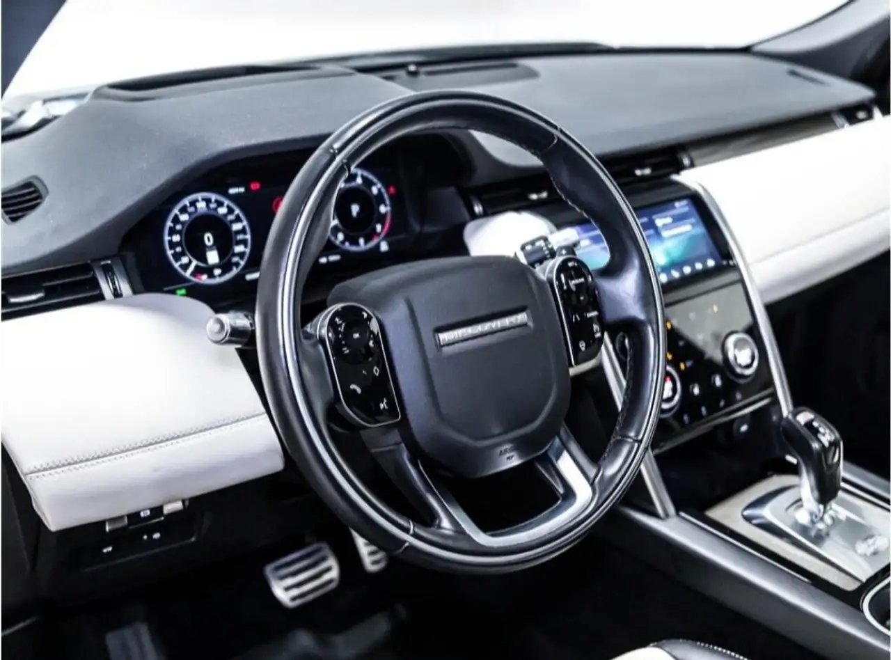 Land Rover Discovery Sport снимка Land Rover Discovery Sport
