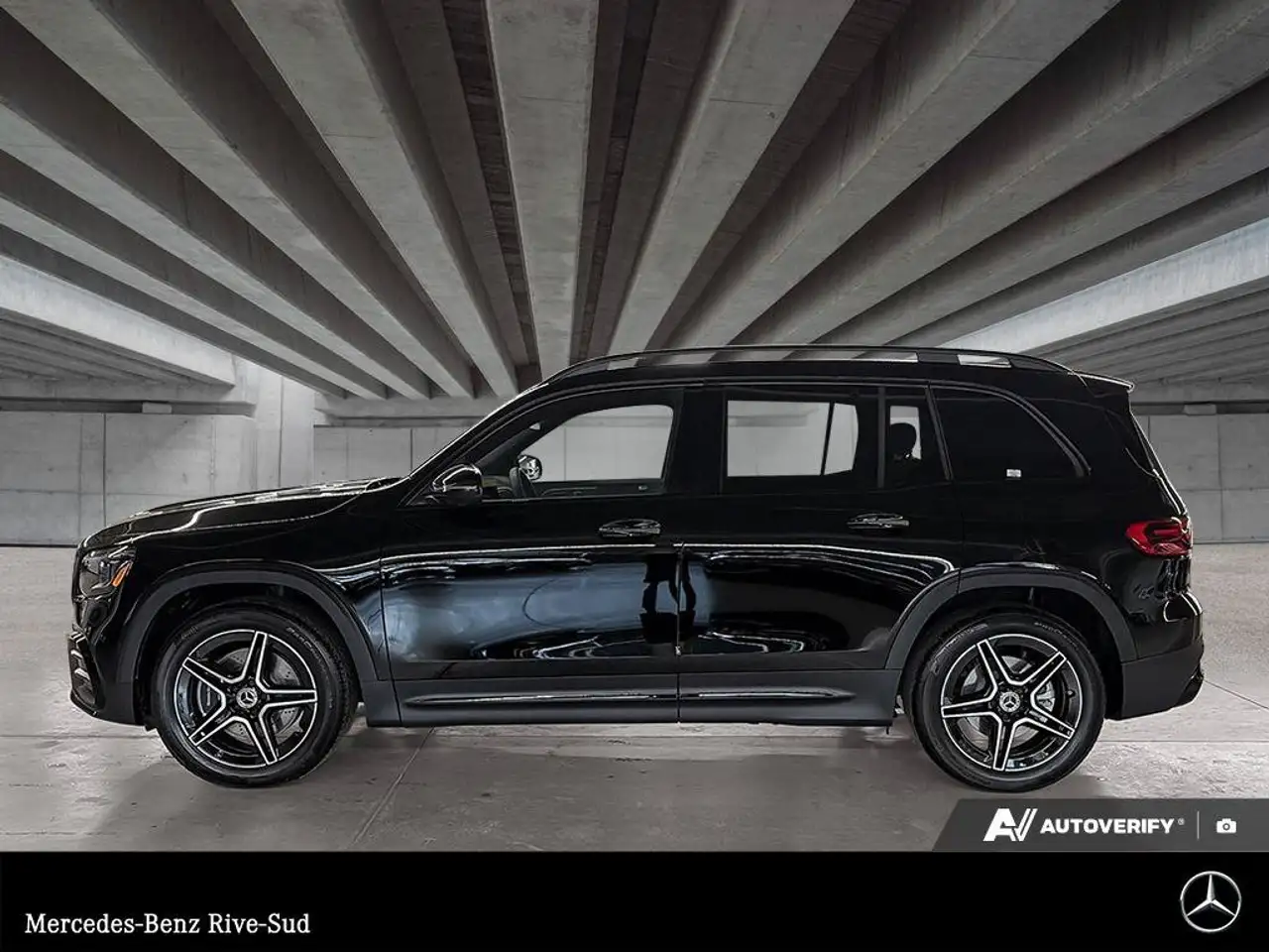 Mercedes-Benz GLB снимка Mercedes-Benz GLB