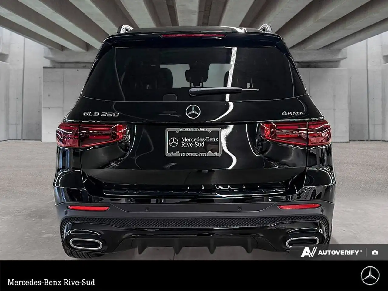 Mercedes-Benz GLB снимка Mercedes-Benz GLB
