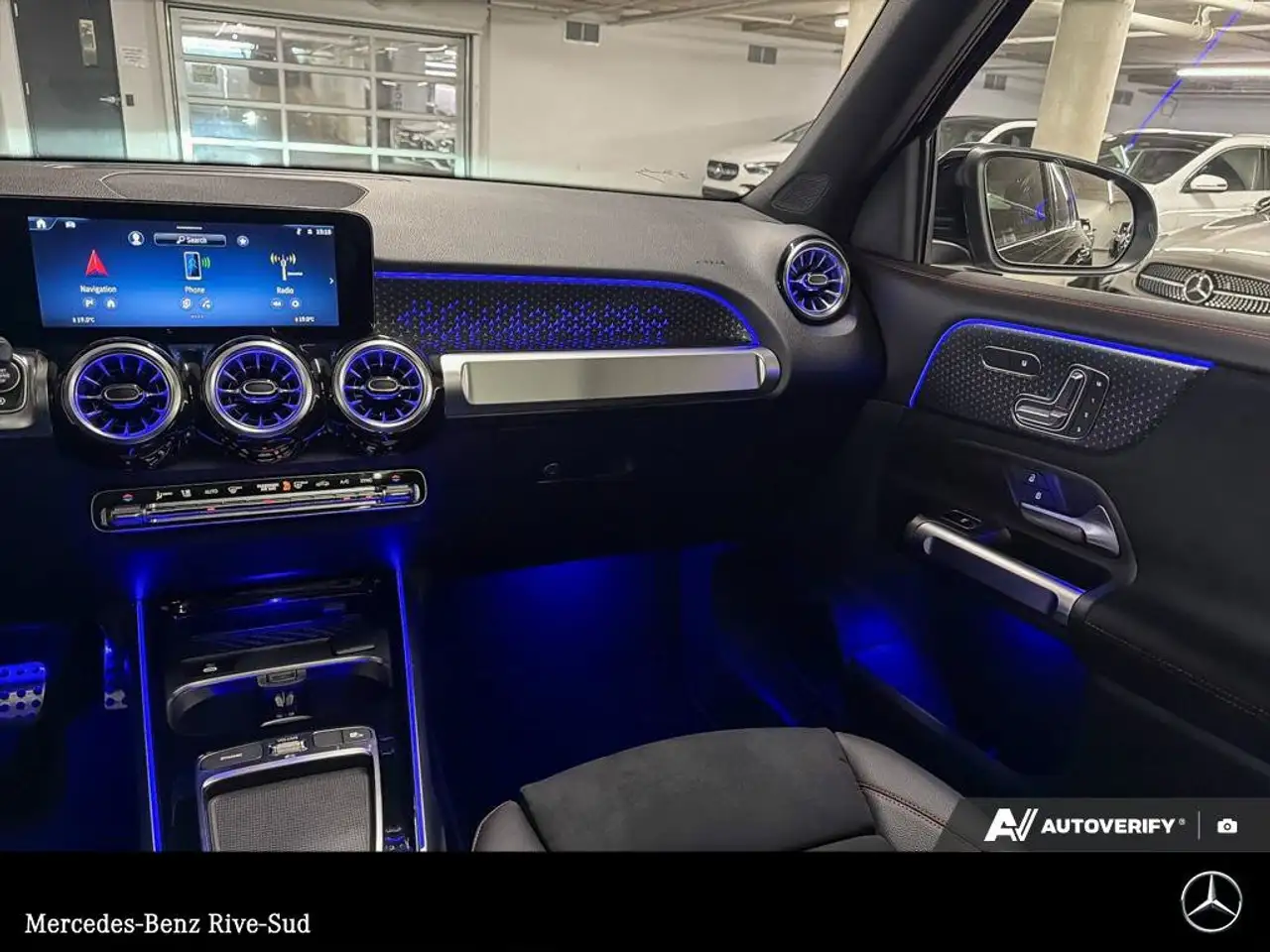 Mercedes-Benz GLB снимка Mercedes-Benz GLB