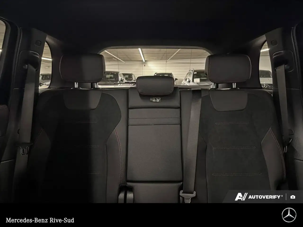 Mercedes-Benz GLB снимка Mercedes-Benz GLB