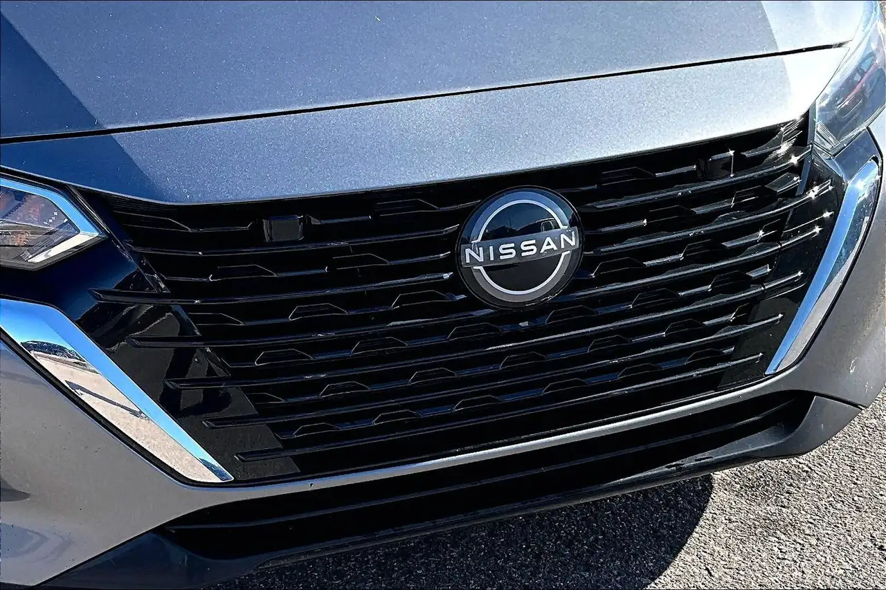 Nissan Sentra fotografie Nissan Sentra
