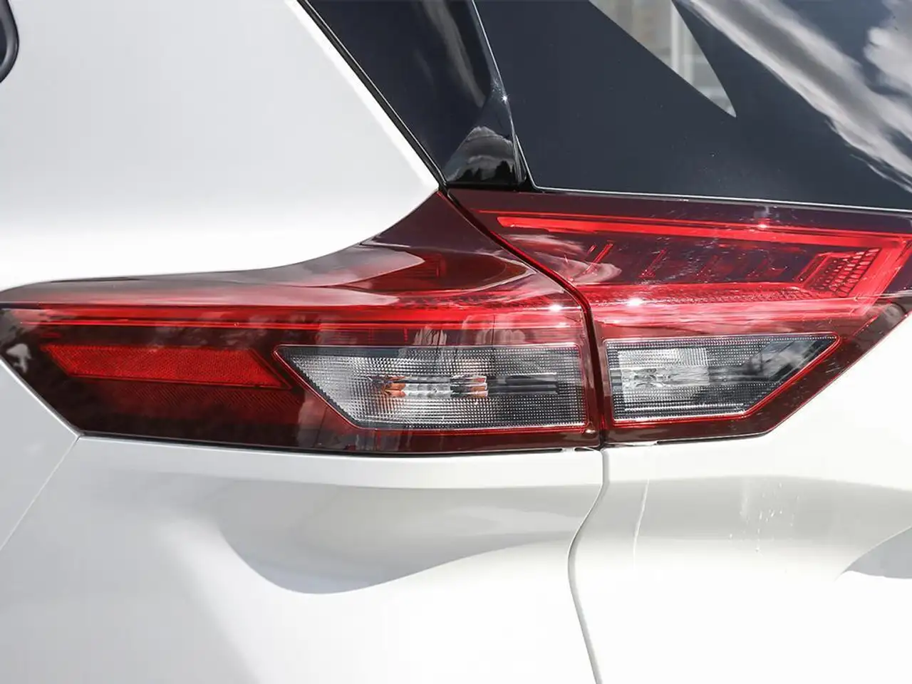 Nissan Rogue fotografie Nissan Rogue