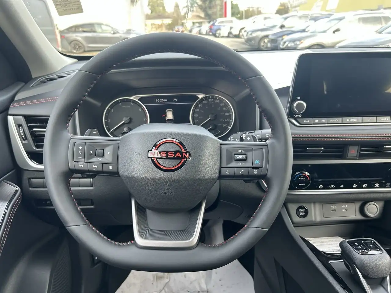 Nissan Rogue fotografie Nissan Rogue