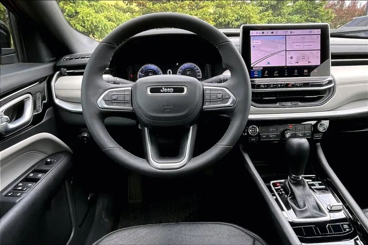 Jeep Compass photo Jeep Compass