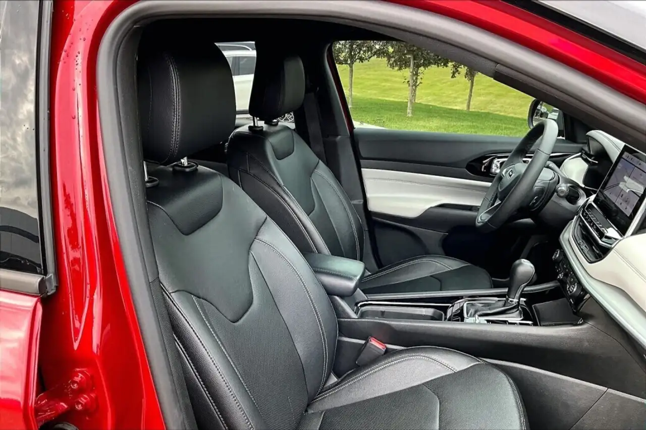 Jeep Compass photo Jeep Compass
