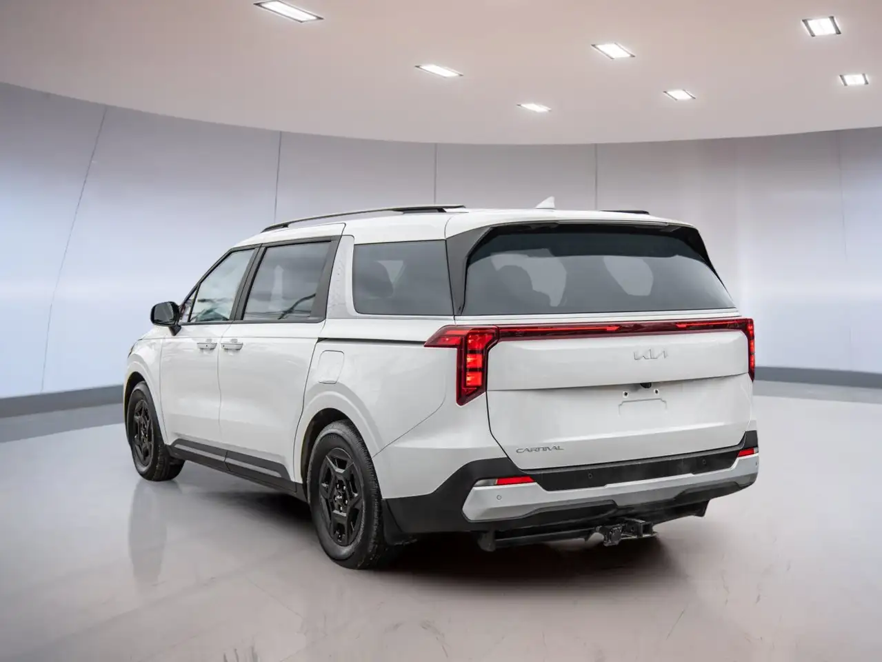 Kia Carnival снимка Kia Carnival