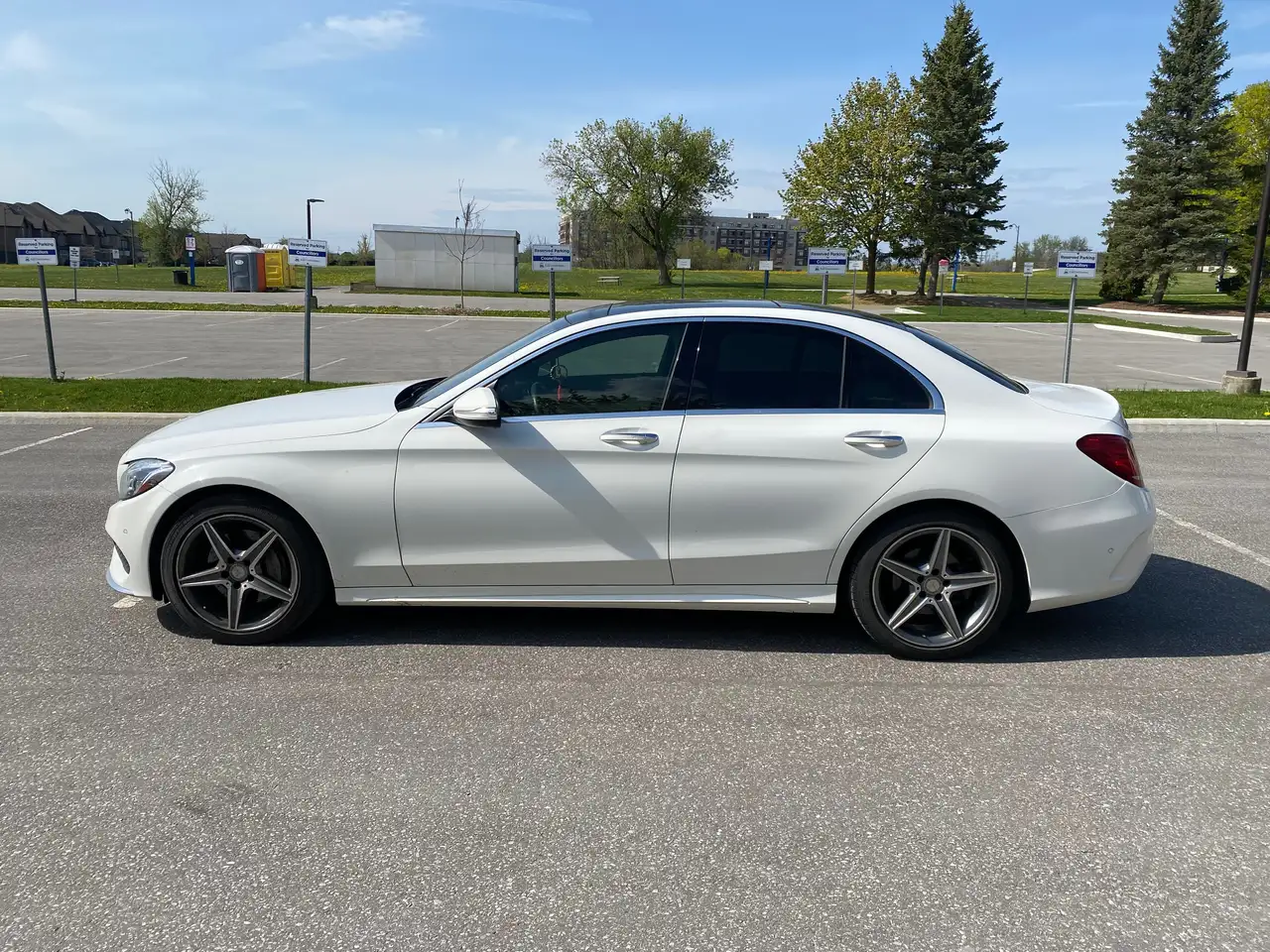 Mercedes-Benz C-Class снимка Mercedes-Benz C-Class
