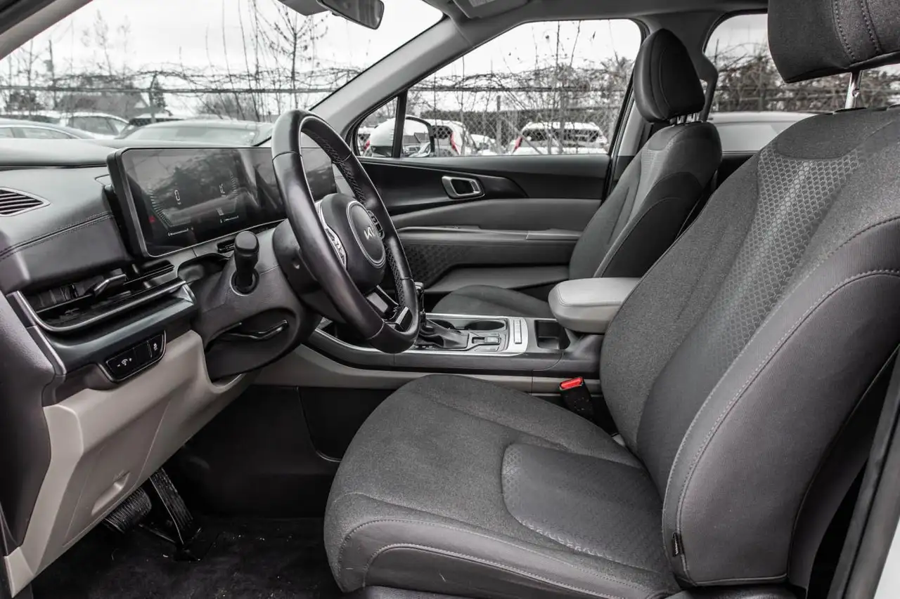 Kia Carnival снимка Kia Carnival