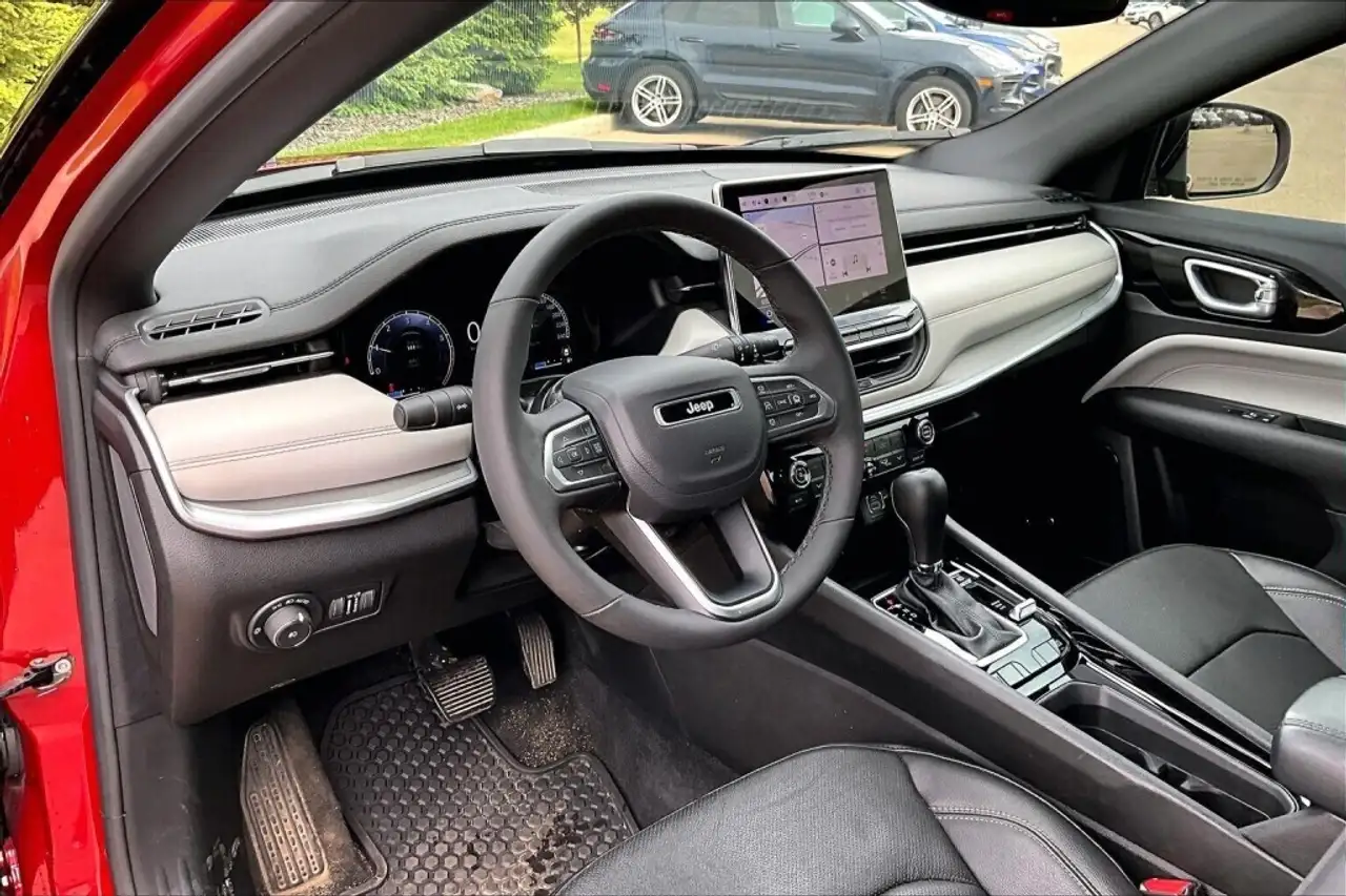 Jeep Compass photo Jeep Compass