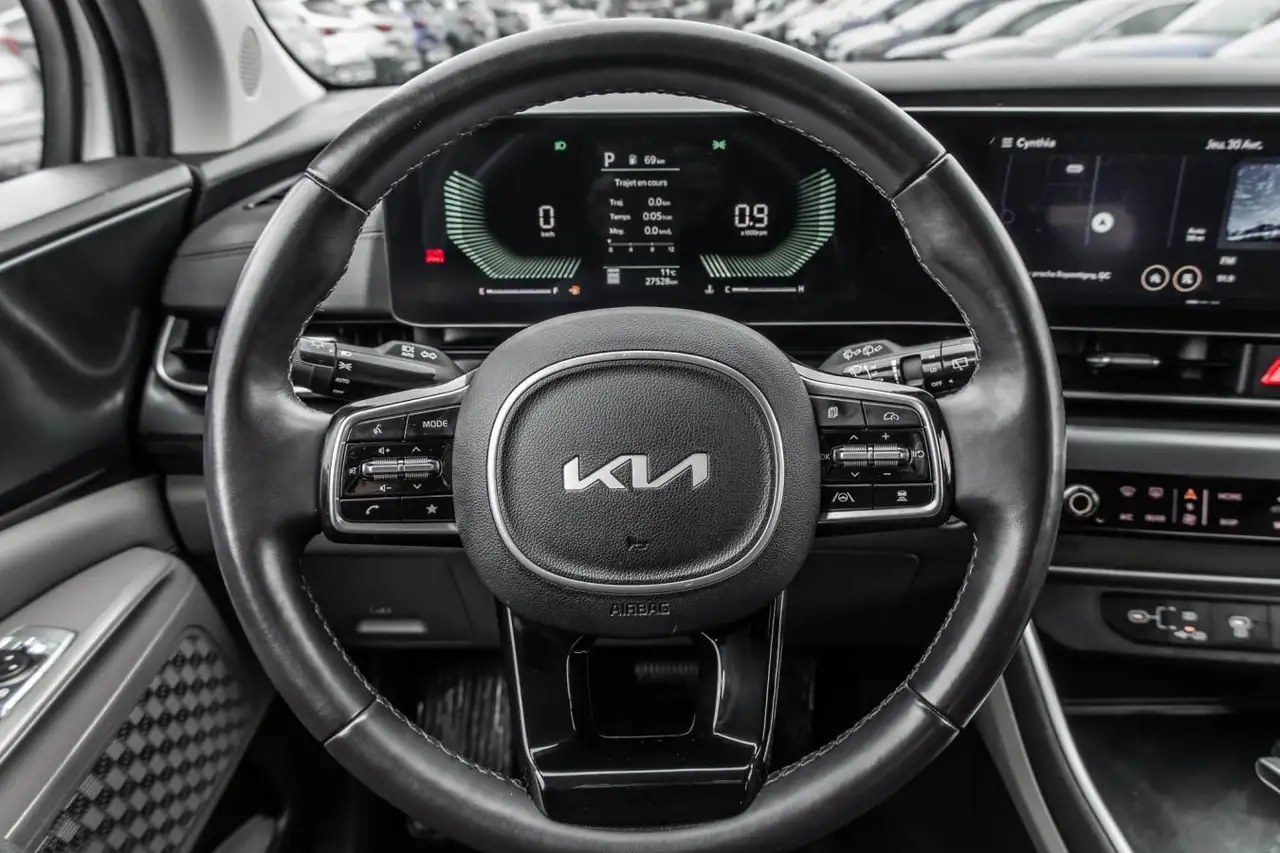 Kia Carnival снимка Kia Carnival