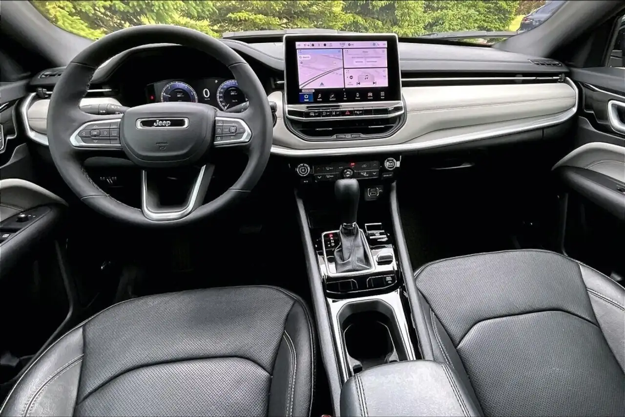 Jeep Compass photo Jeep Compass
