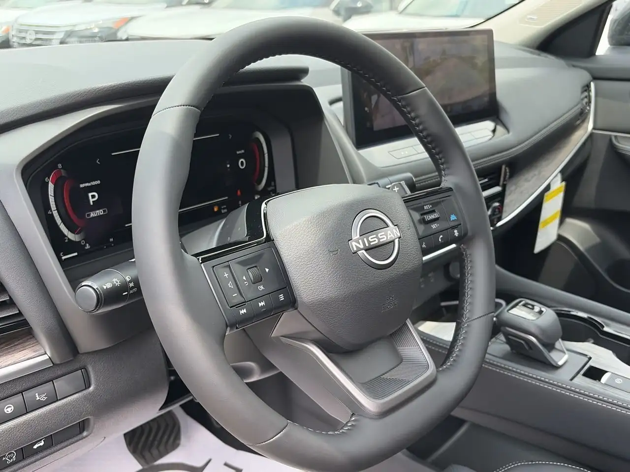 Nissan Rogue снимка Nissan Rogue