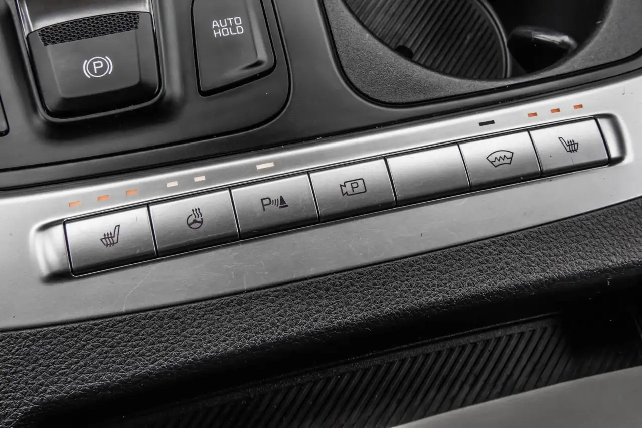Kia Carnival снимка Kia Carnival