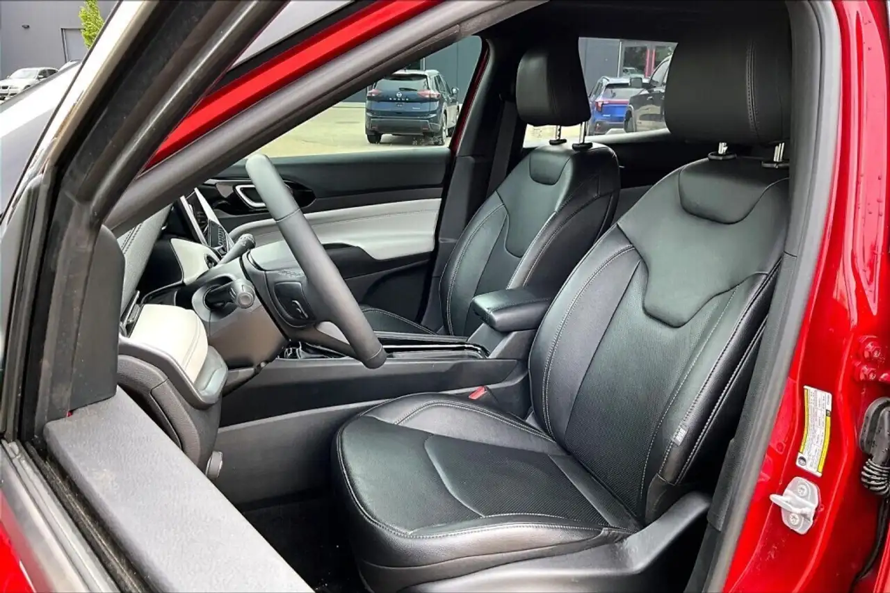 Jeep Compass photo Jeep Compass