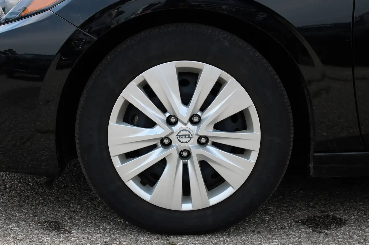 Nissan Sentra снимка Nissan Sentra