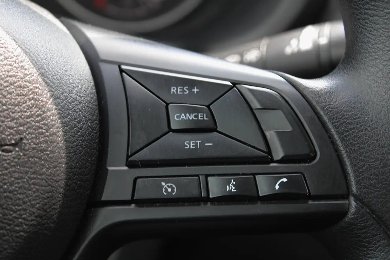 Nissan Sentra снимка Nissan Sentra