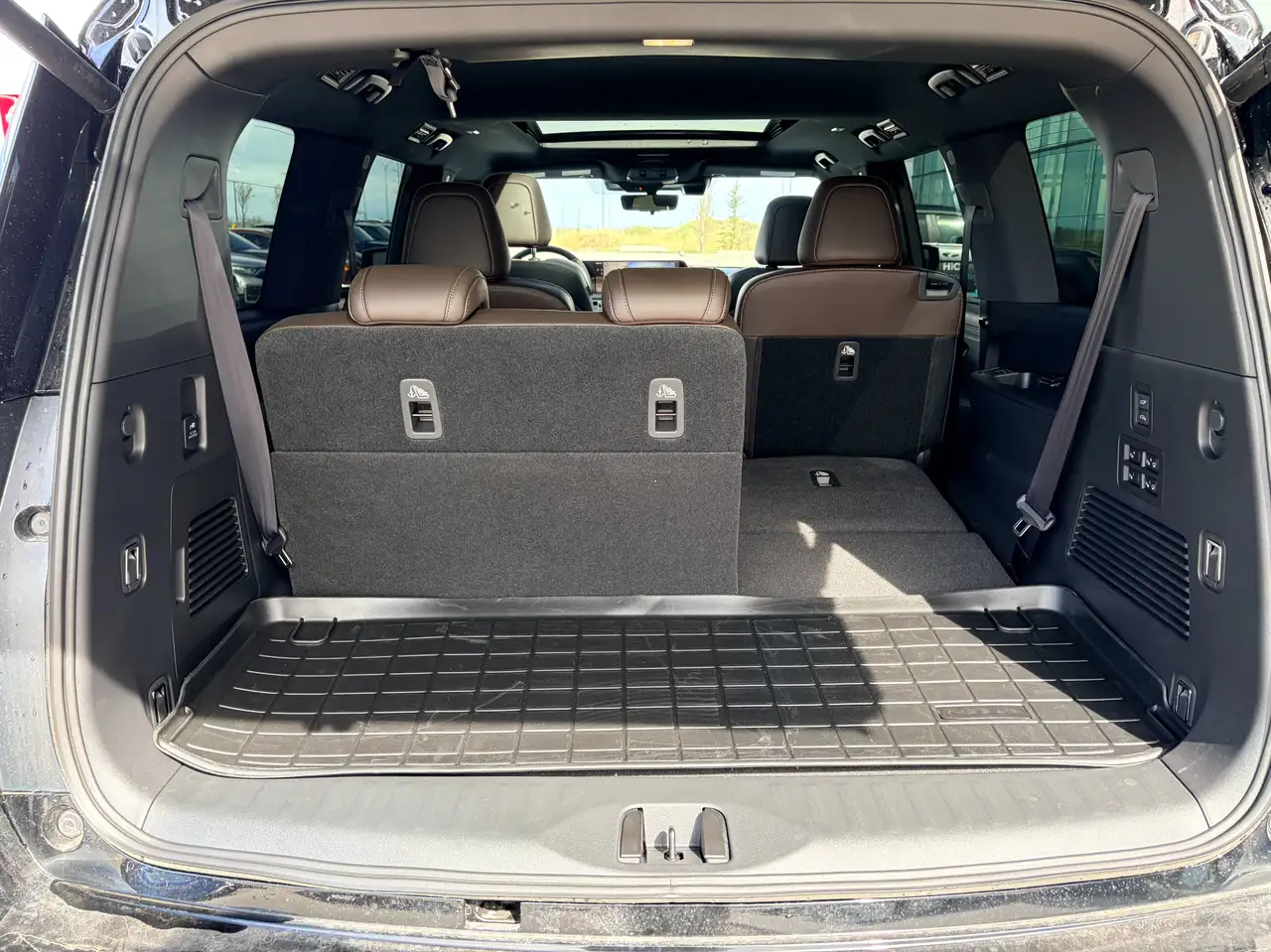 Nissan Armada photo Nissan Armada