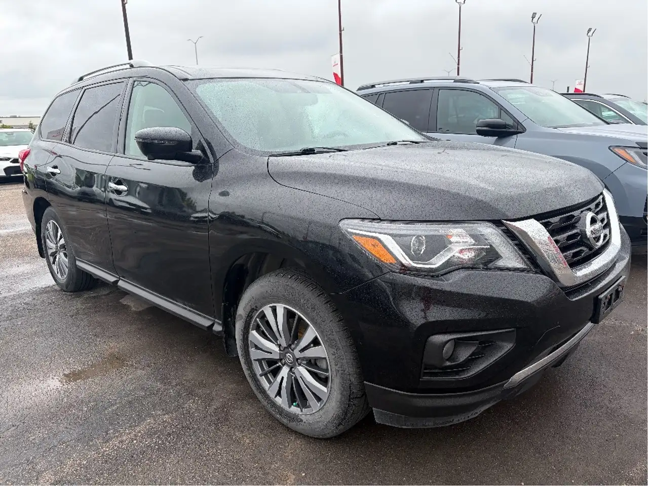 Nissan Pathfinder photo Nissan Pathfinder