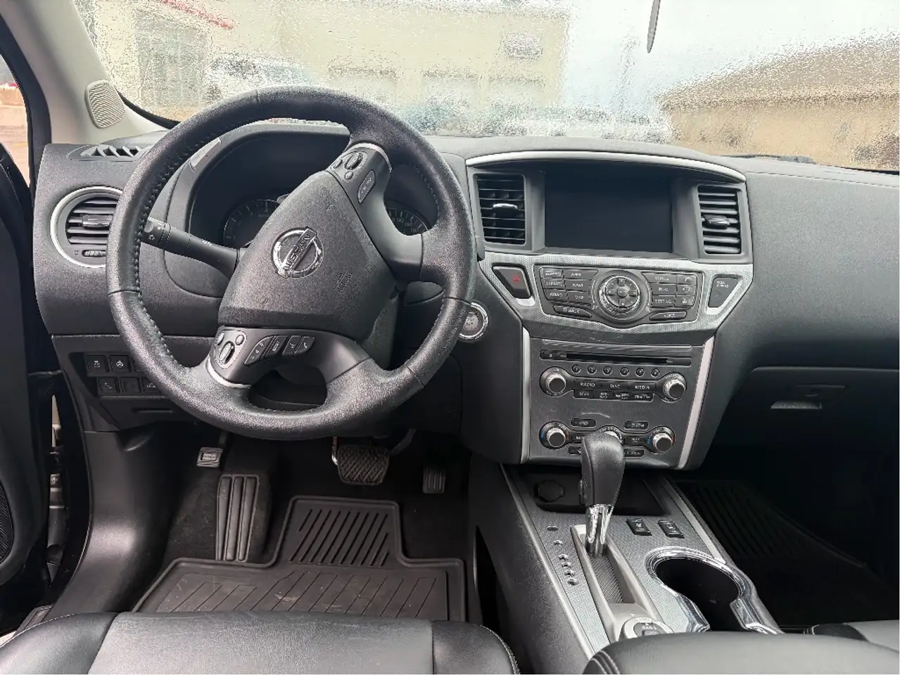Nissan Pathfinder photo Nissan Pathfinder
