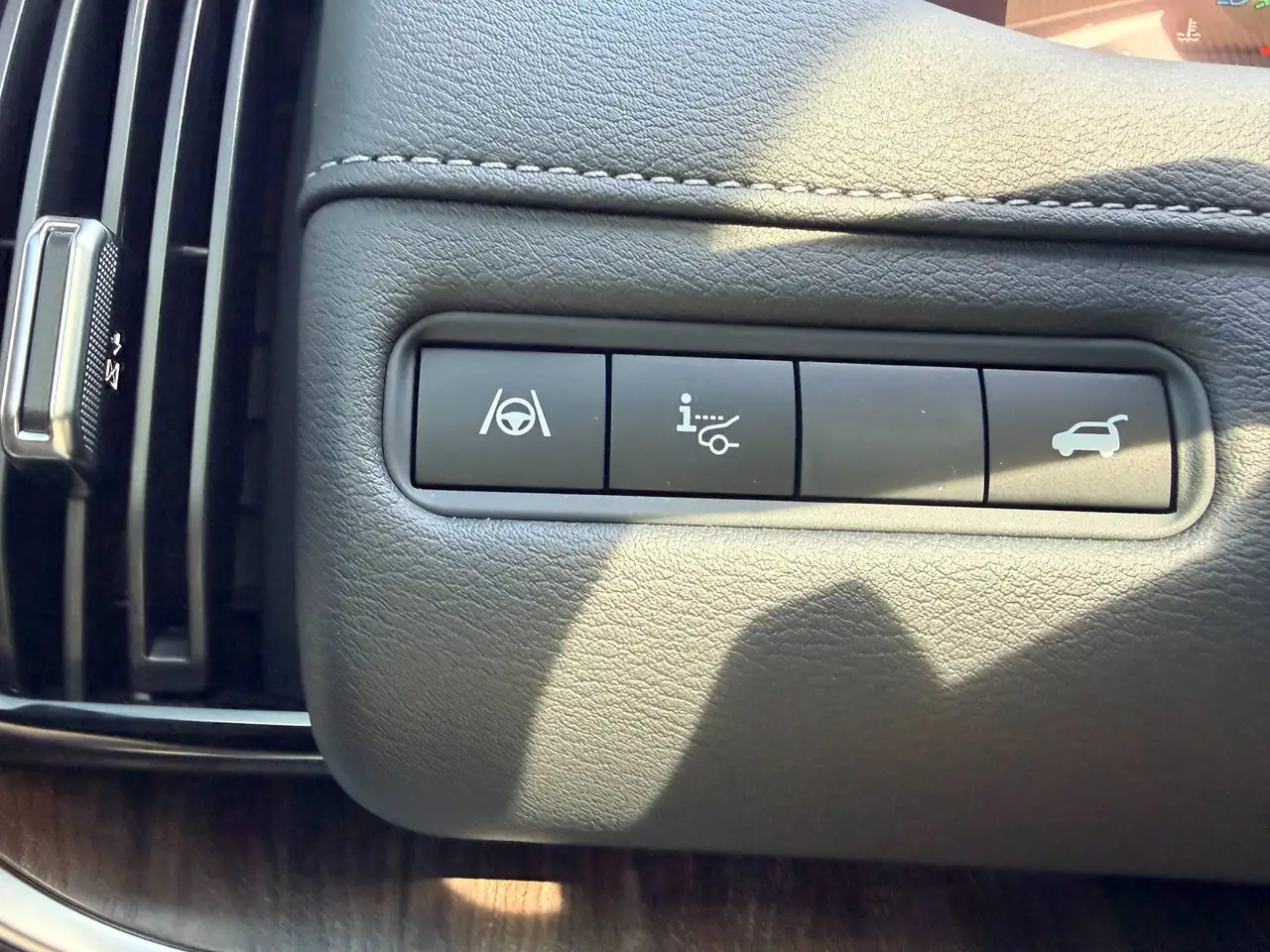 Nissan Armada photo Nissan Armada