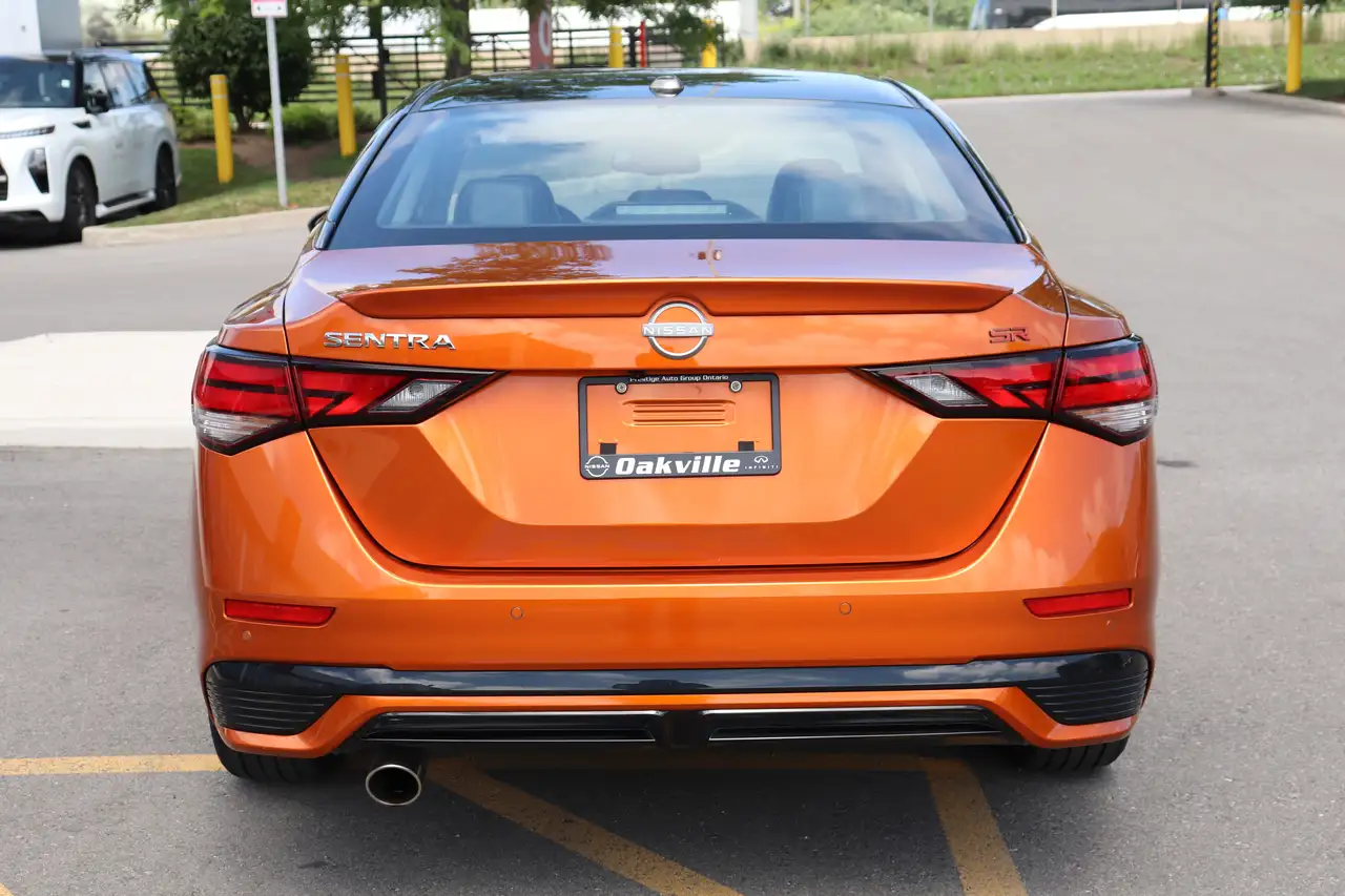 Nissan Sentra снимка Nissan Sentra