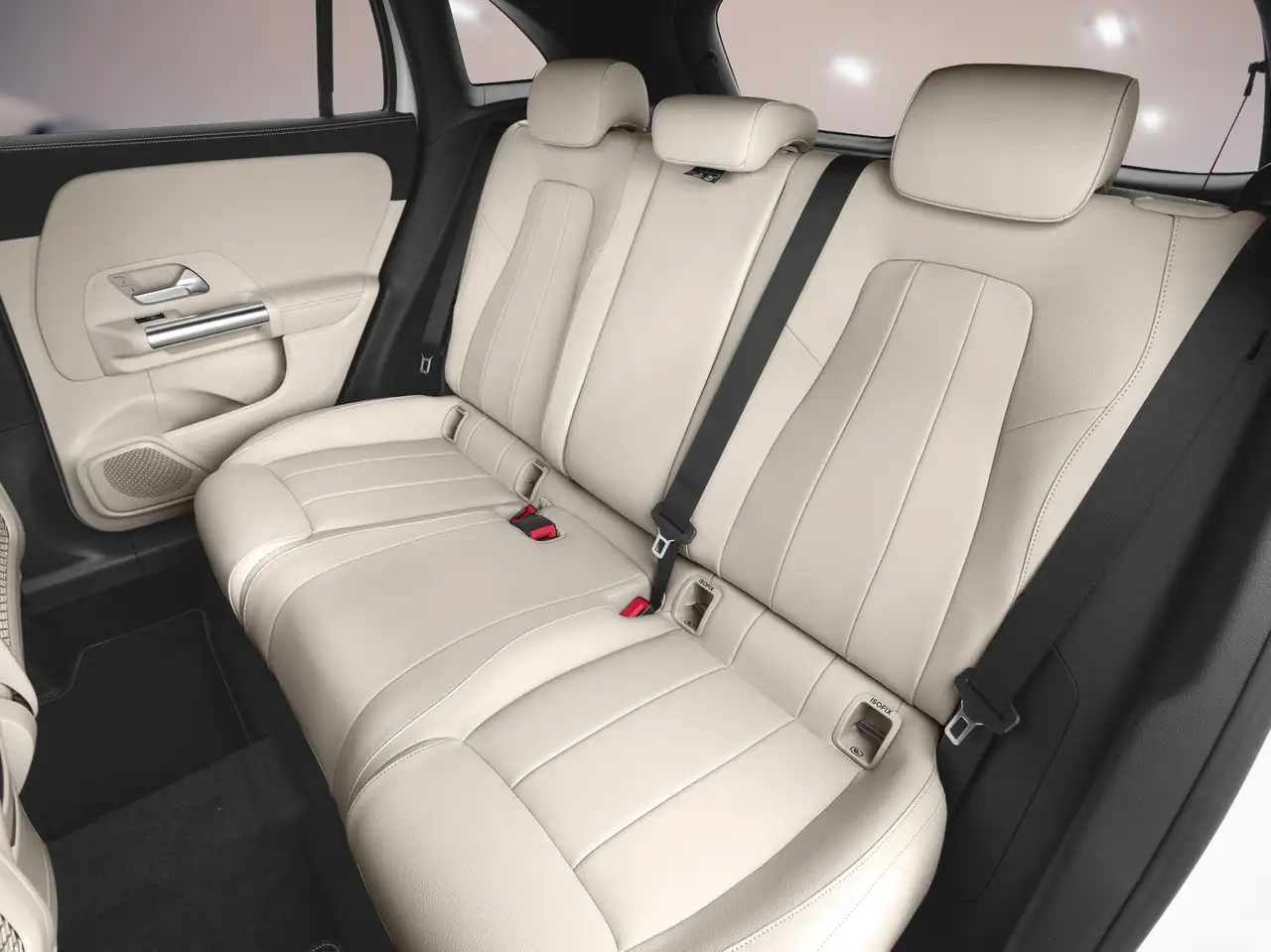 Mercedes-Benz GLA photo Mercedes-Benz GLA